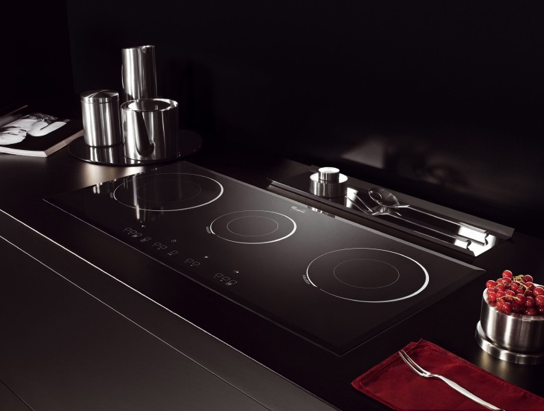 * Whirlpool-Induction-hob-ACM775.jpg